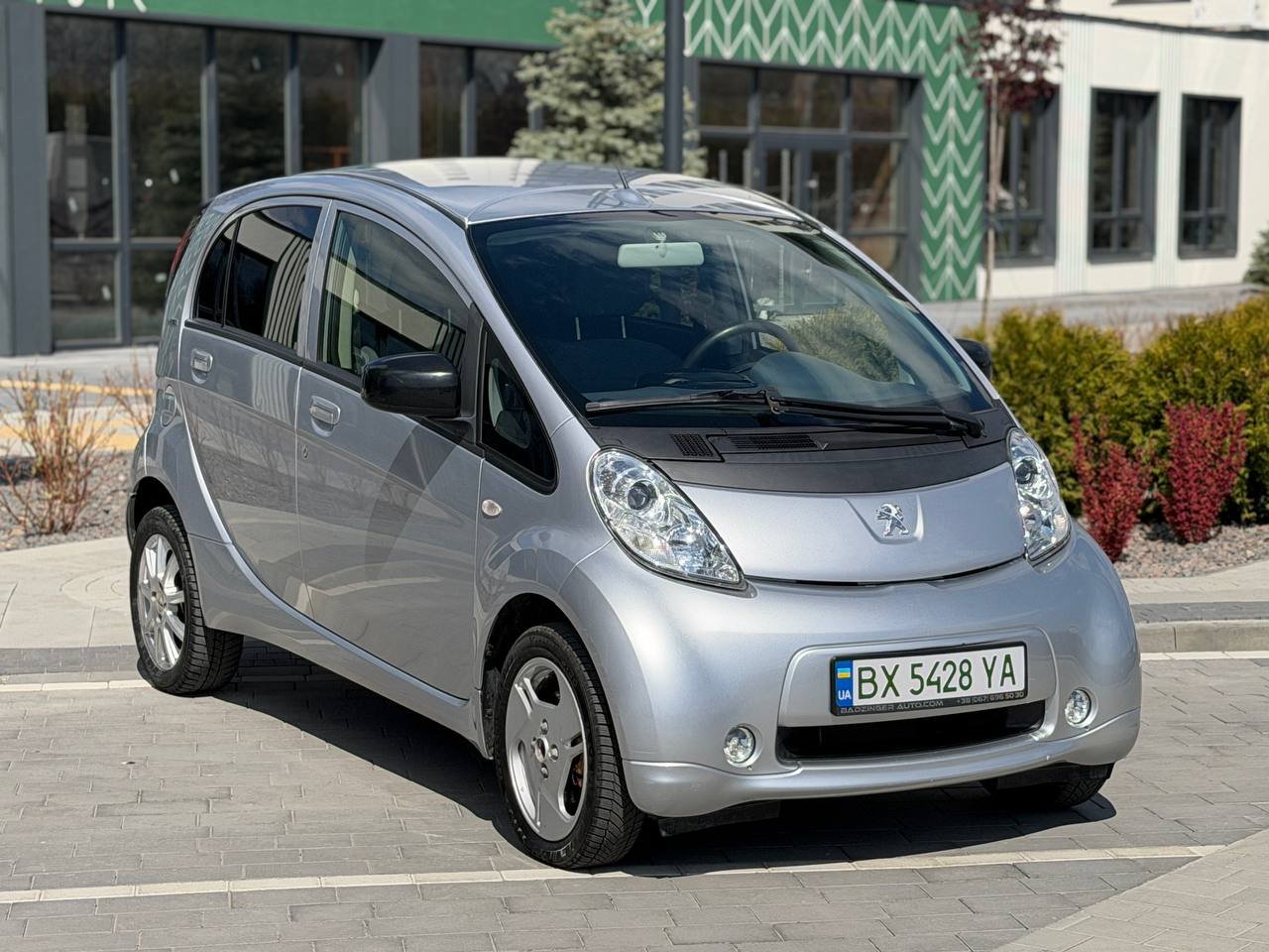 Фото - Peugeot Ion #3