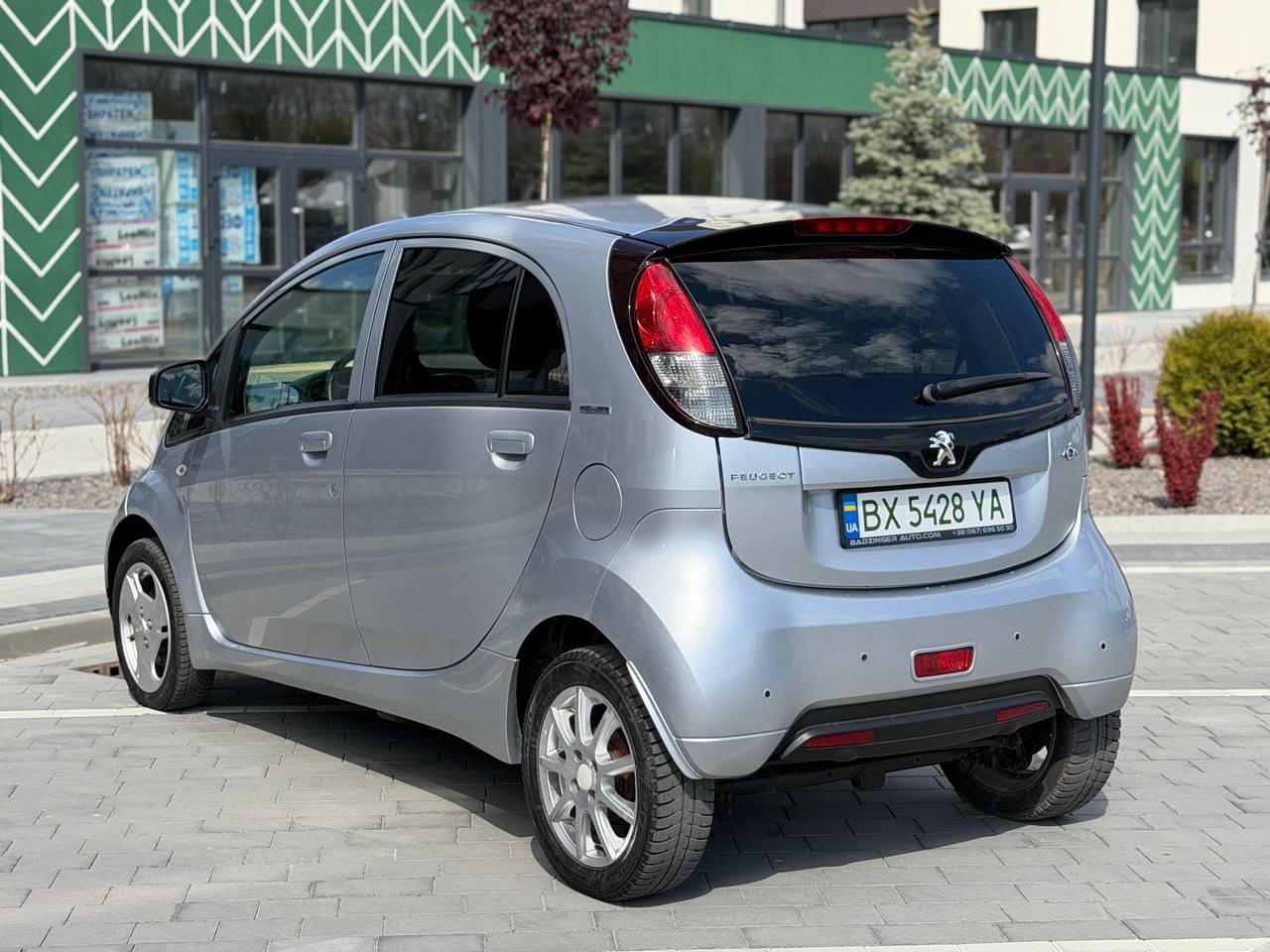 Фото - Peugeot Ion #6