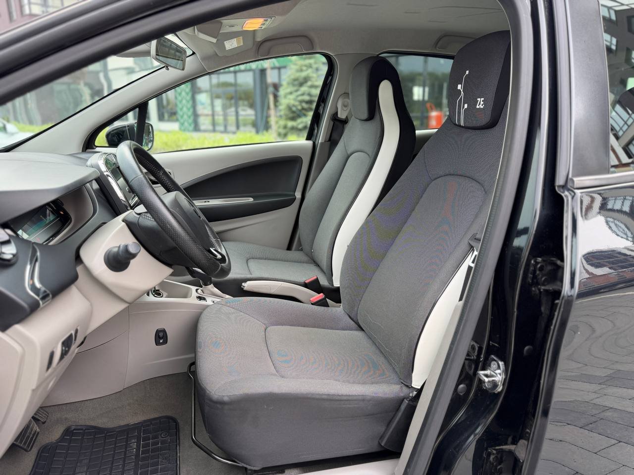 Фото - Renault ZOE #8