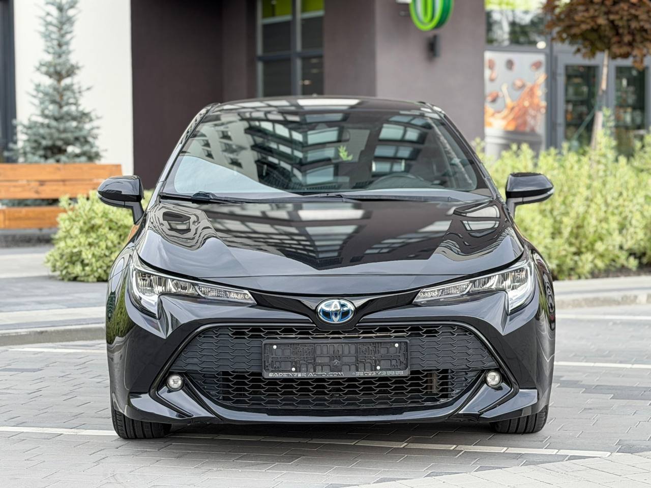 Фото - Toyota Corolla 1.8 Hybrid #2