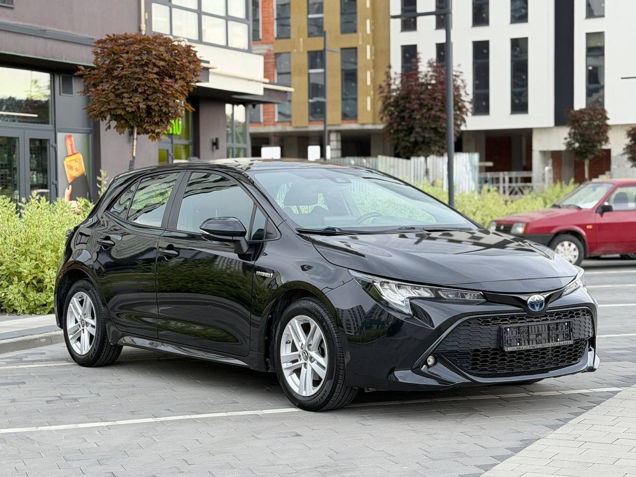Фото - Toyota Corolla 1.8 Hybrid #3