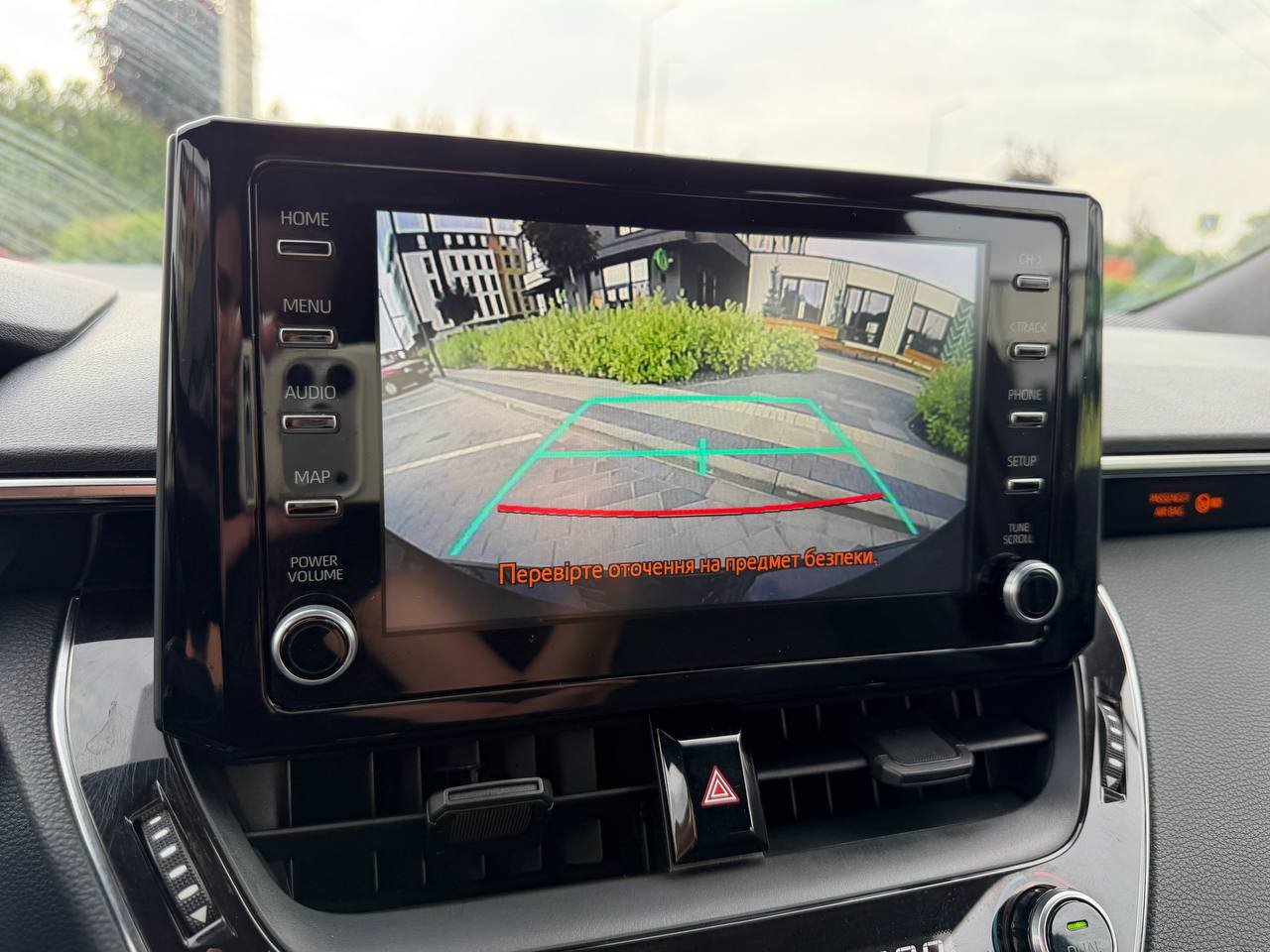 Фото - Toyota Corolla 1.8 Hybrid #4