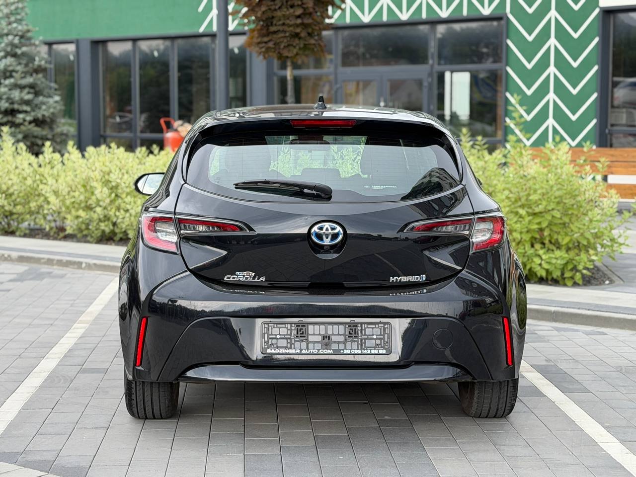 Фото - Toyota Corolla 1.8 Hybrid #6