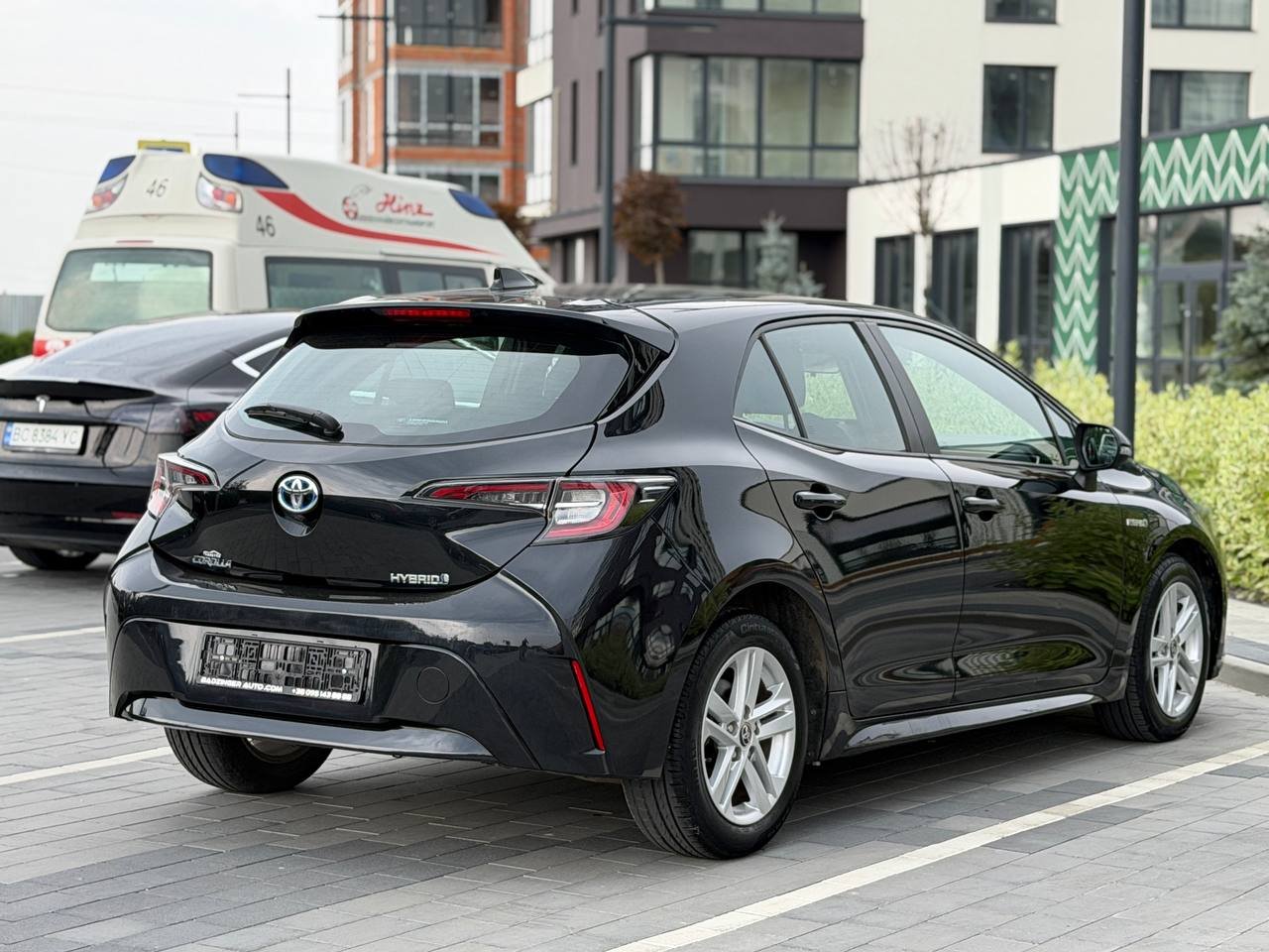 Фото - Toyota Corolla 1.8 Hybrid #7