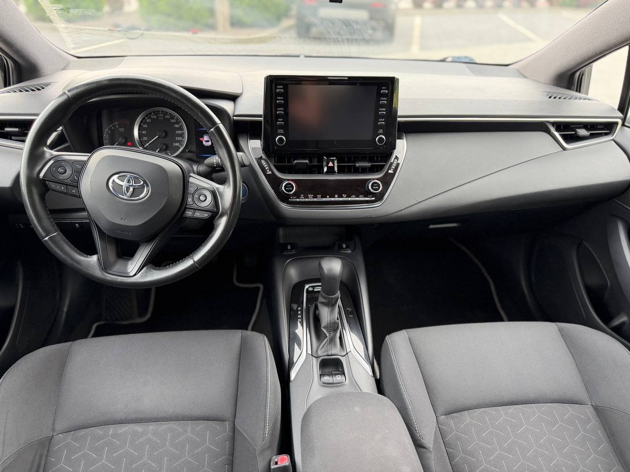 Фото - Toyota Corolla 1.8 Hybrid #10