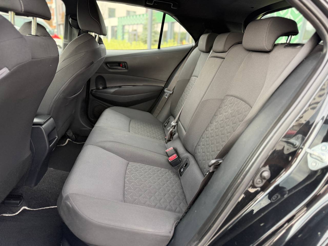 Фото - Toyota Corolla 1.8 Hybrid #8