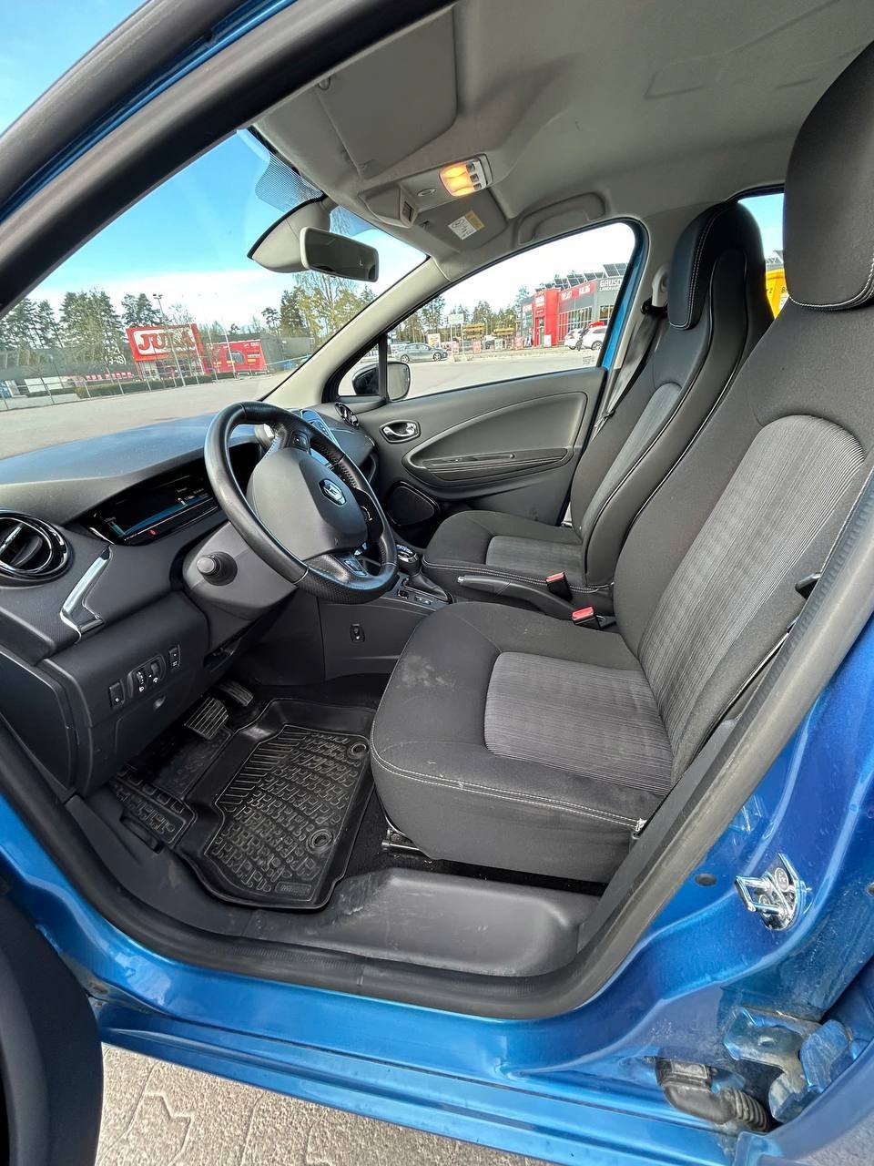 Фото - Renault ZOE #8