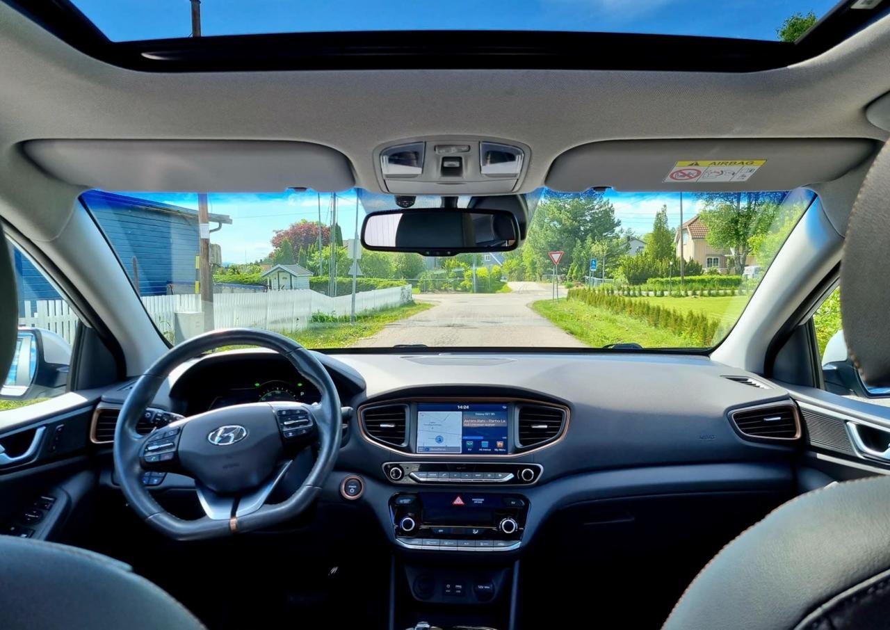 Фото - Hyundai IONIQ #9