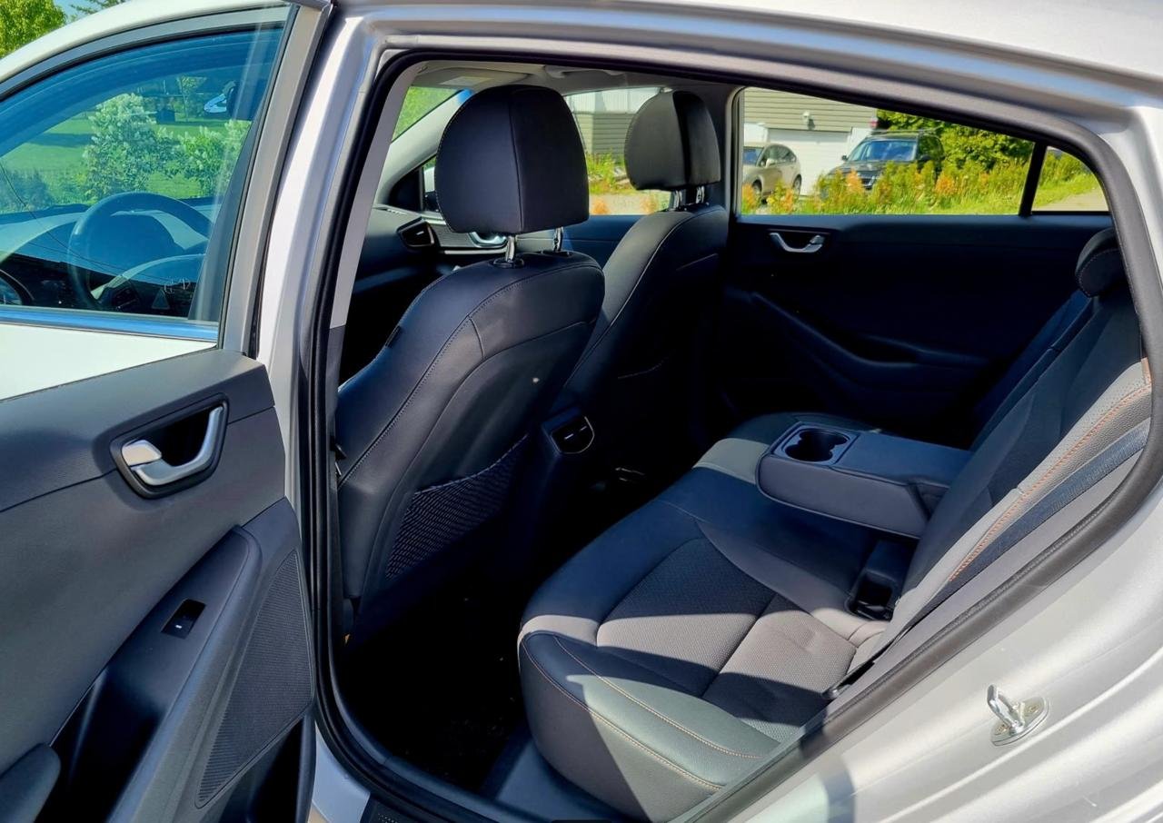Фото - Hyundai IONIQ #14
