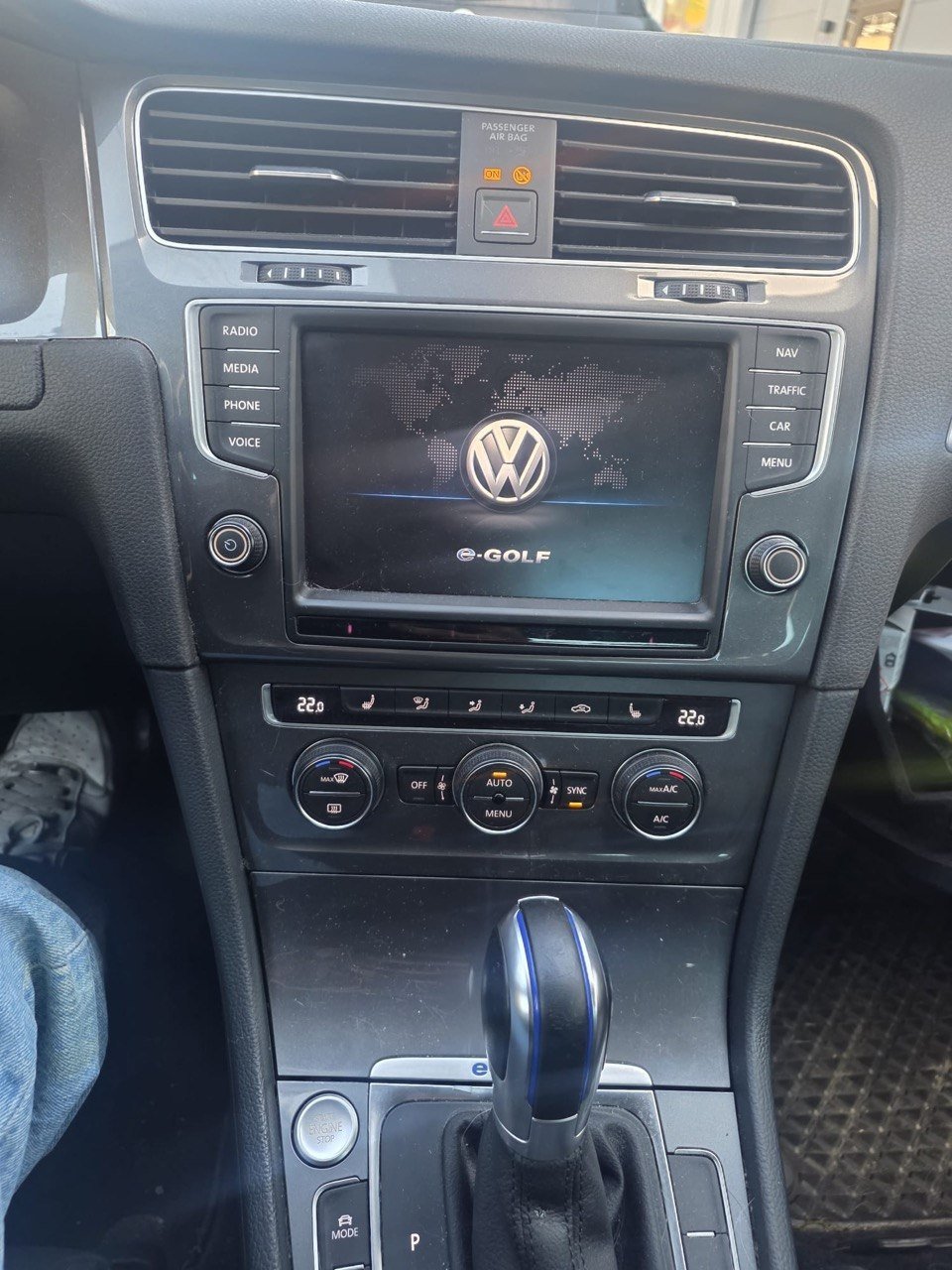 Фото - Volkswagen E-Golf #13