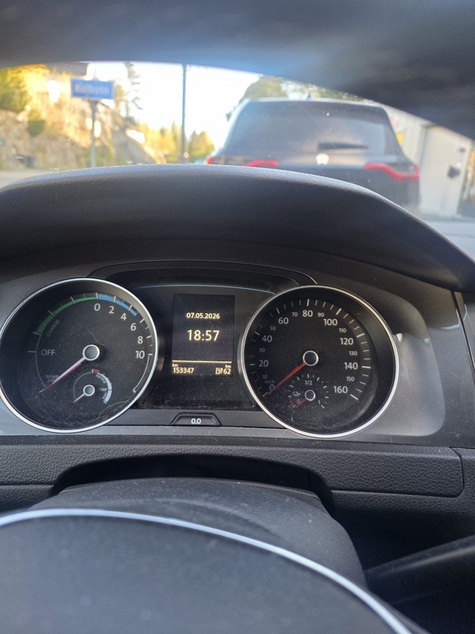 Фото - Volkswagen E-Golf #6