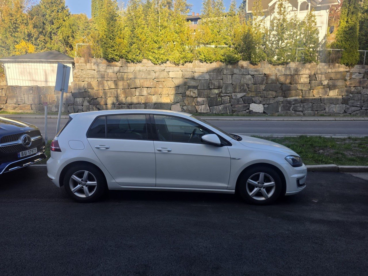 Фото - Volkswagen E-Golf #3