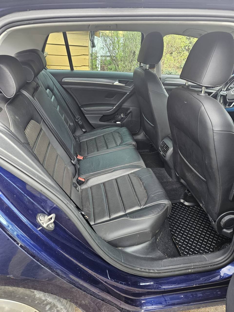 Фото - Volkswagen E-Golf #5