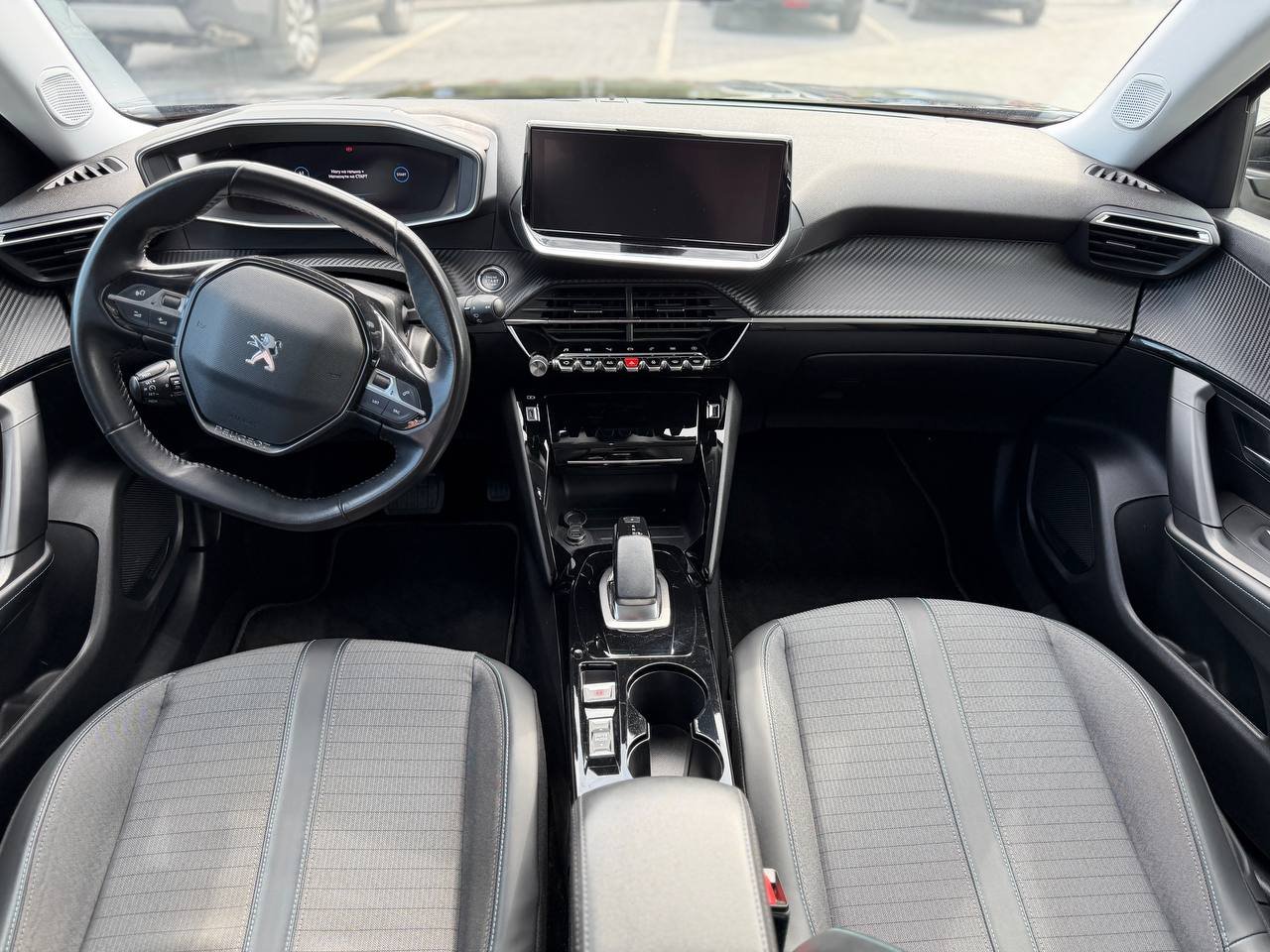 Фото - Peugeot e-2008 #8