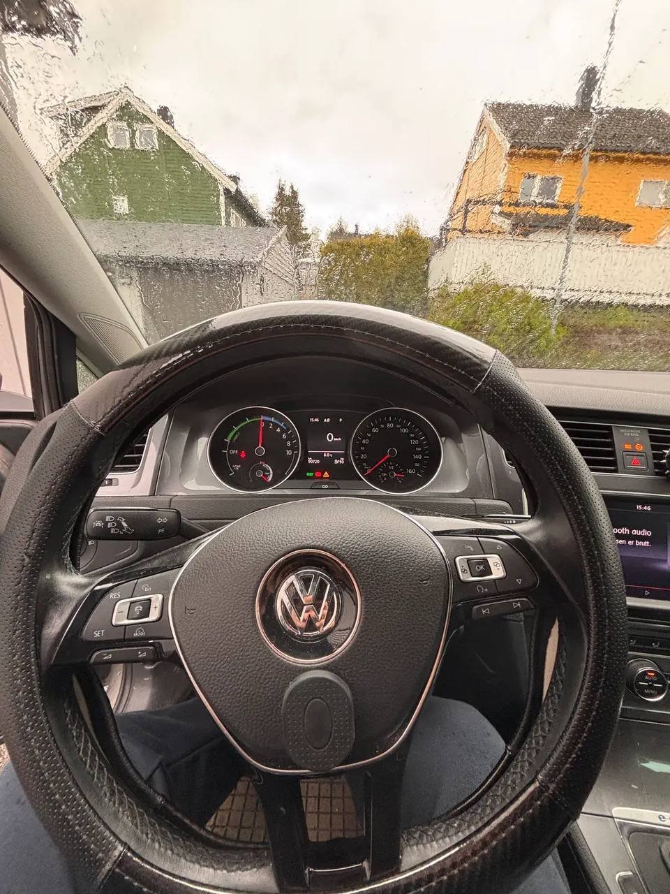 Фото - Volkswagen E-Golf #9