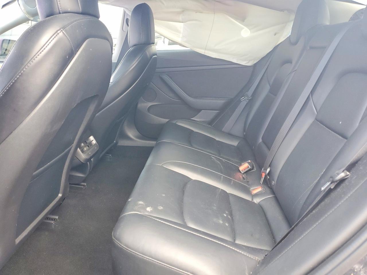 Фото - Tesla Model 3 #10