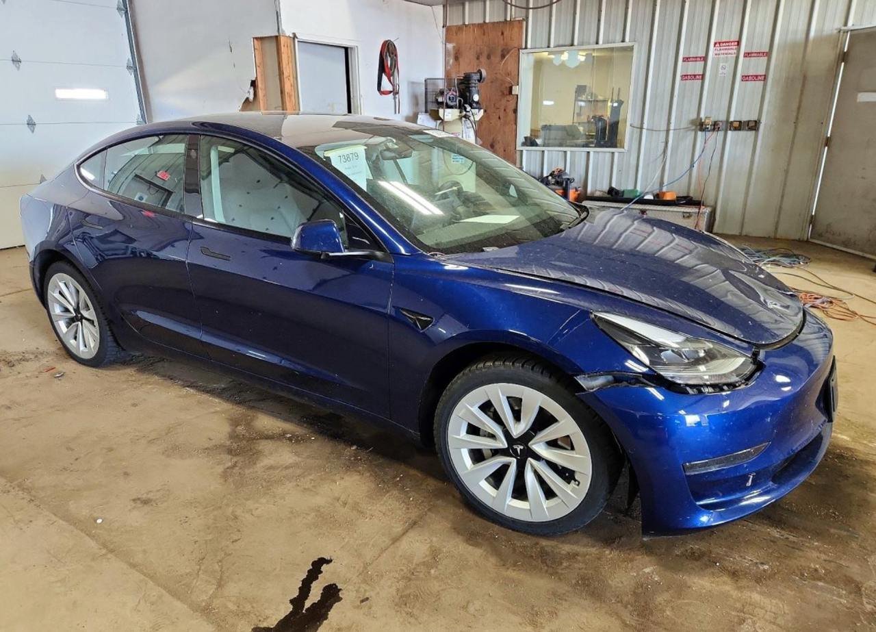 Фото - Tesla Model 3 #3