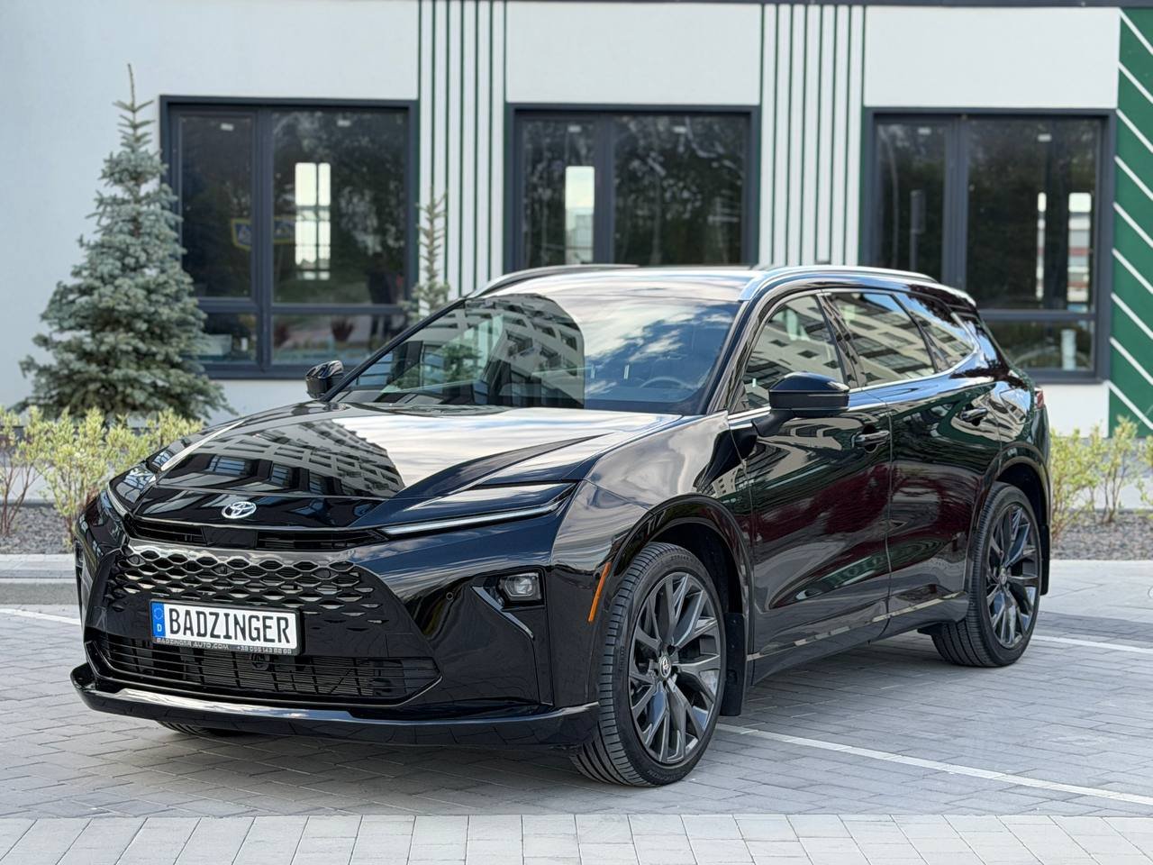 Toyota Crown Signia 2.5 Hybrid