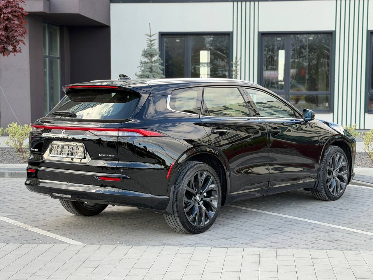Фото - Toyota Crown Signia 2.5 Hybrid #3