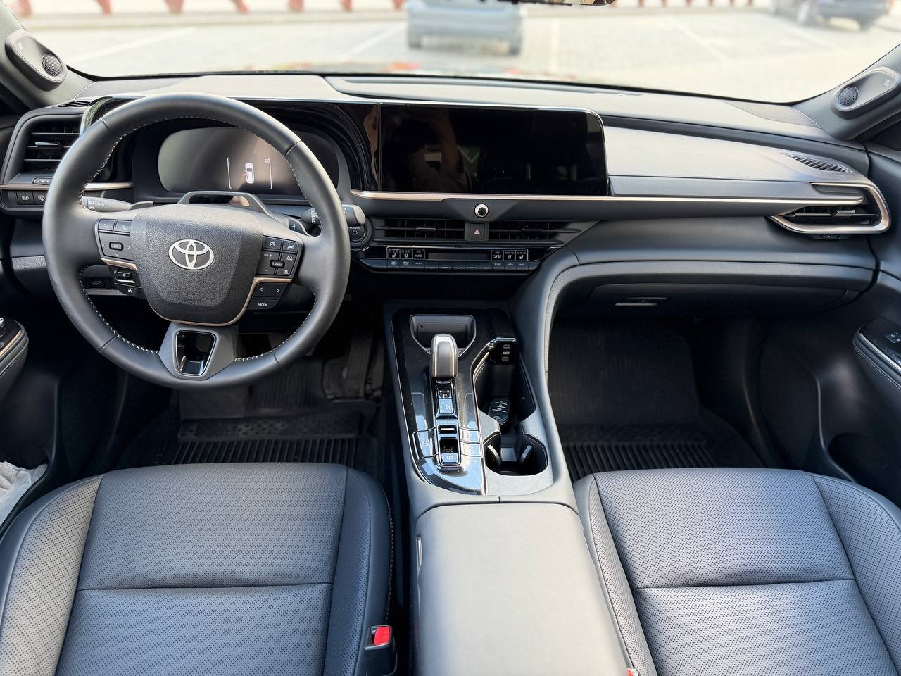 Фото - Toyota Crown Signia 2.5 Hybrid #6