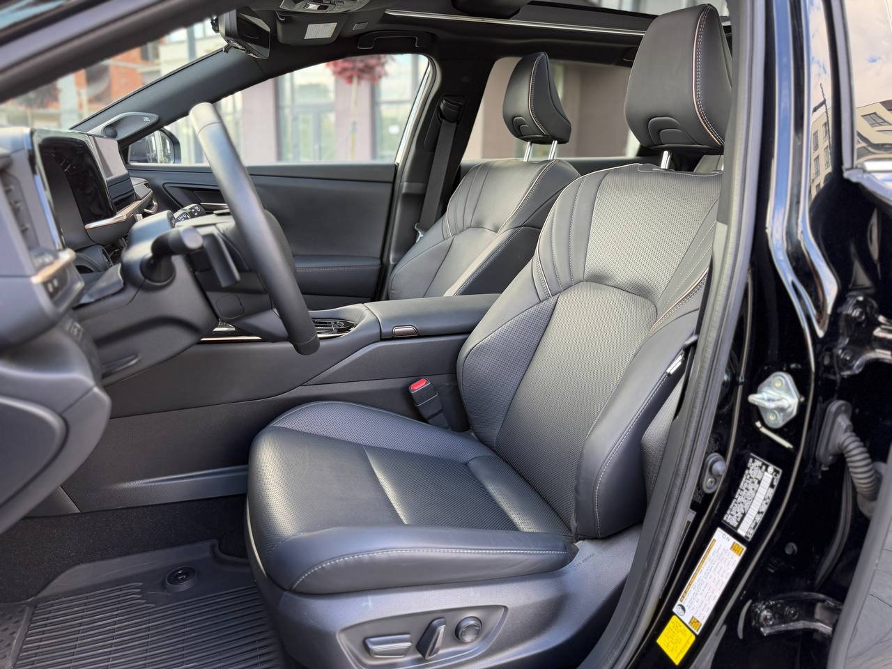 Фото - Toyota Crown Signia 2.5 Hybrid #7