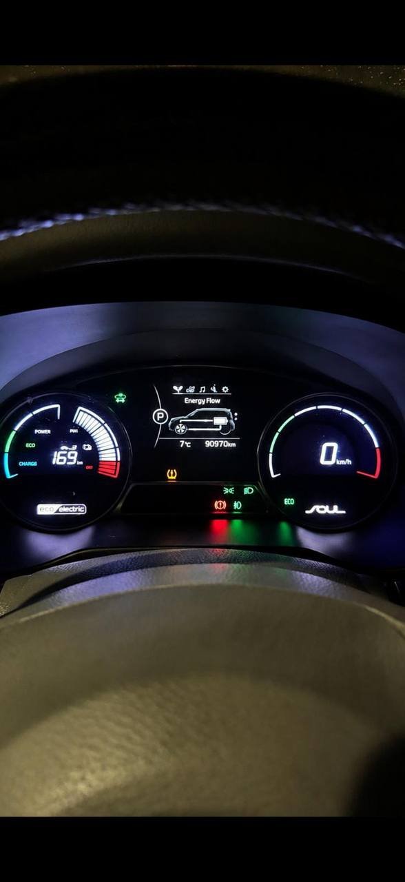Фото - Kia Soul EV #6