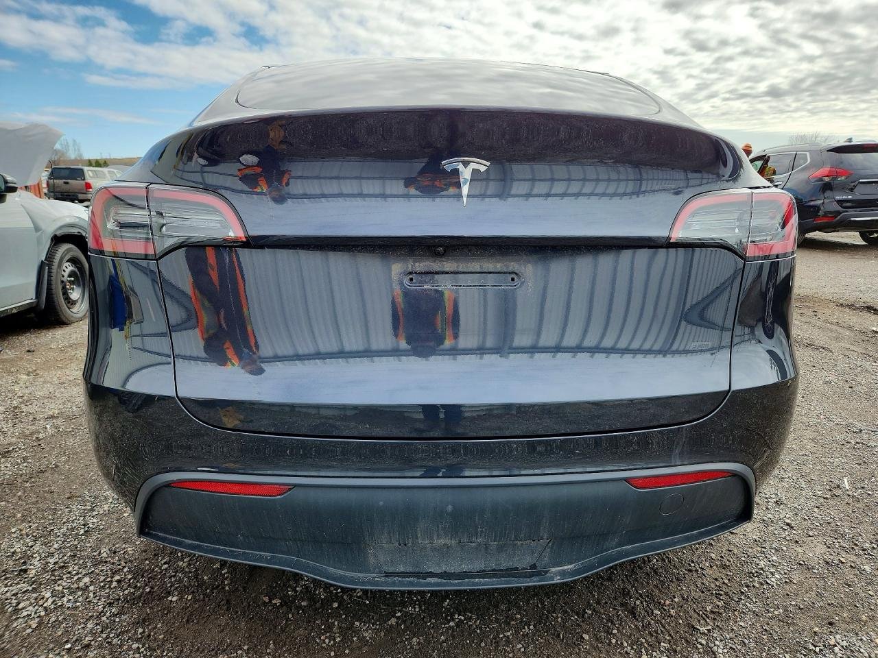 Фото - Tesla Model Y Long Range #5