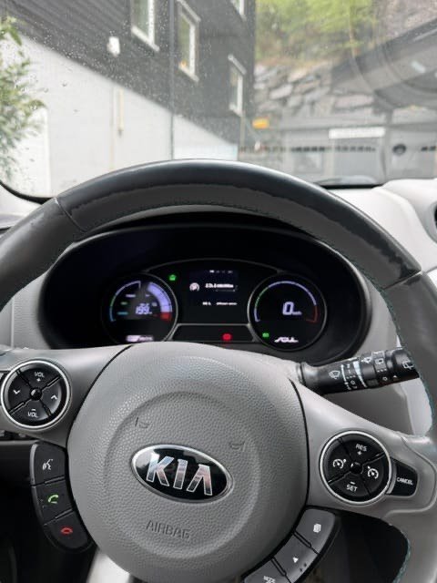 Фото - Kia Soul EV #4