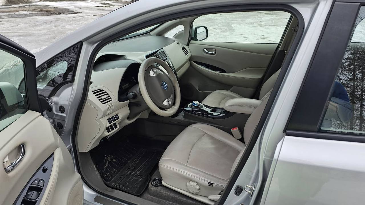 Фото - Nissan Leaf #11