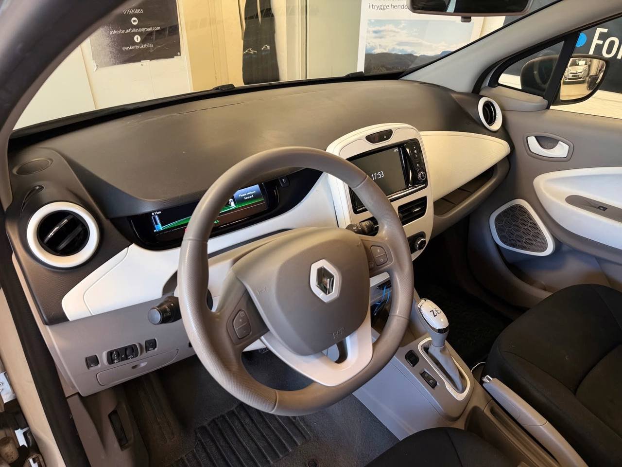 Фото - Renault ZOE #9
