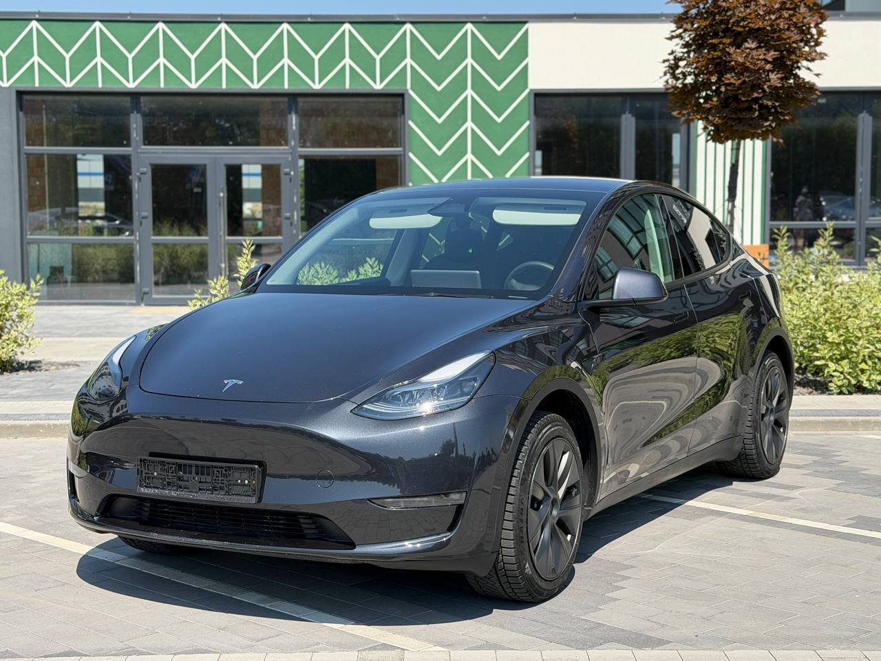 Tesla Model Y Long Range
