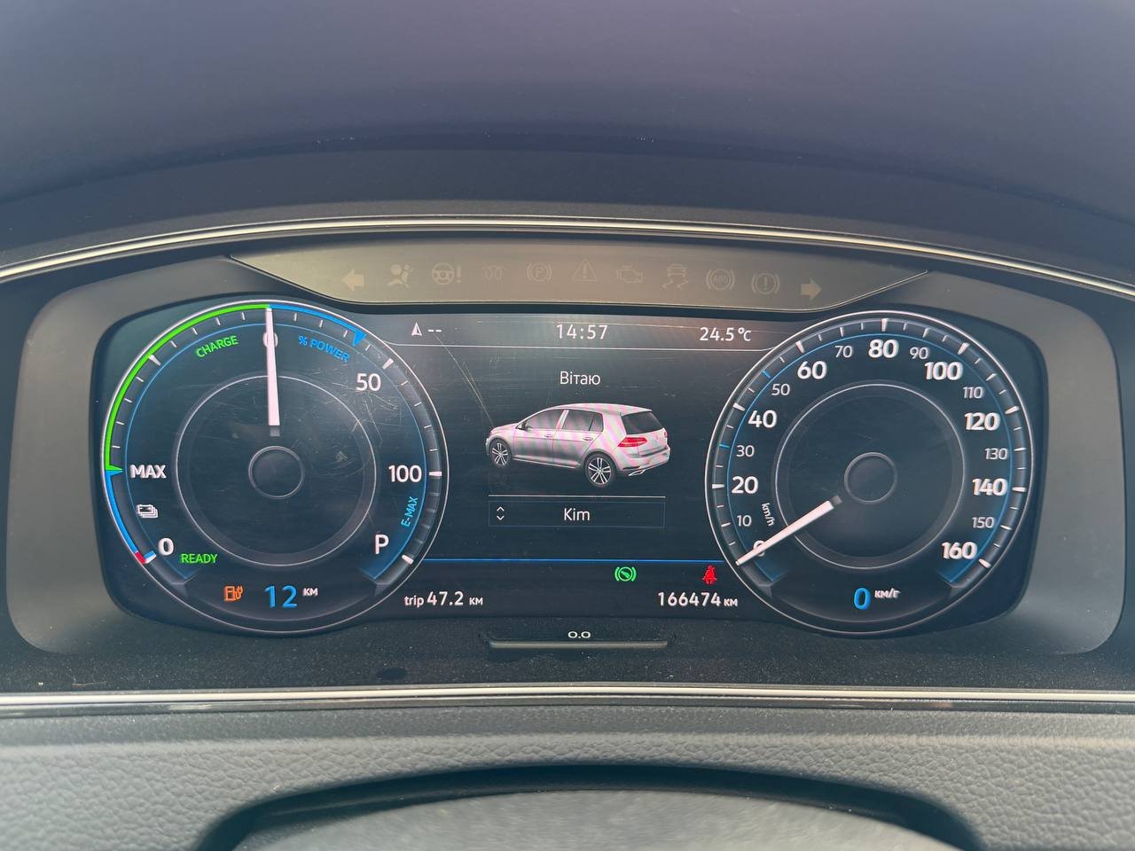 Фото - Volkswagen E-Golf #7