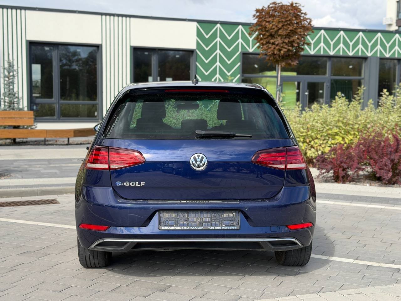 Фото - Volkswagen E-Golf #5