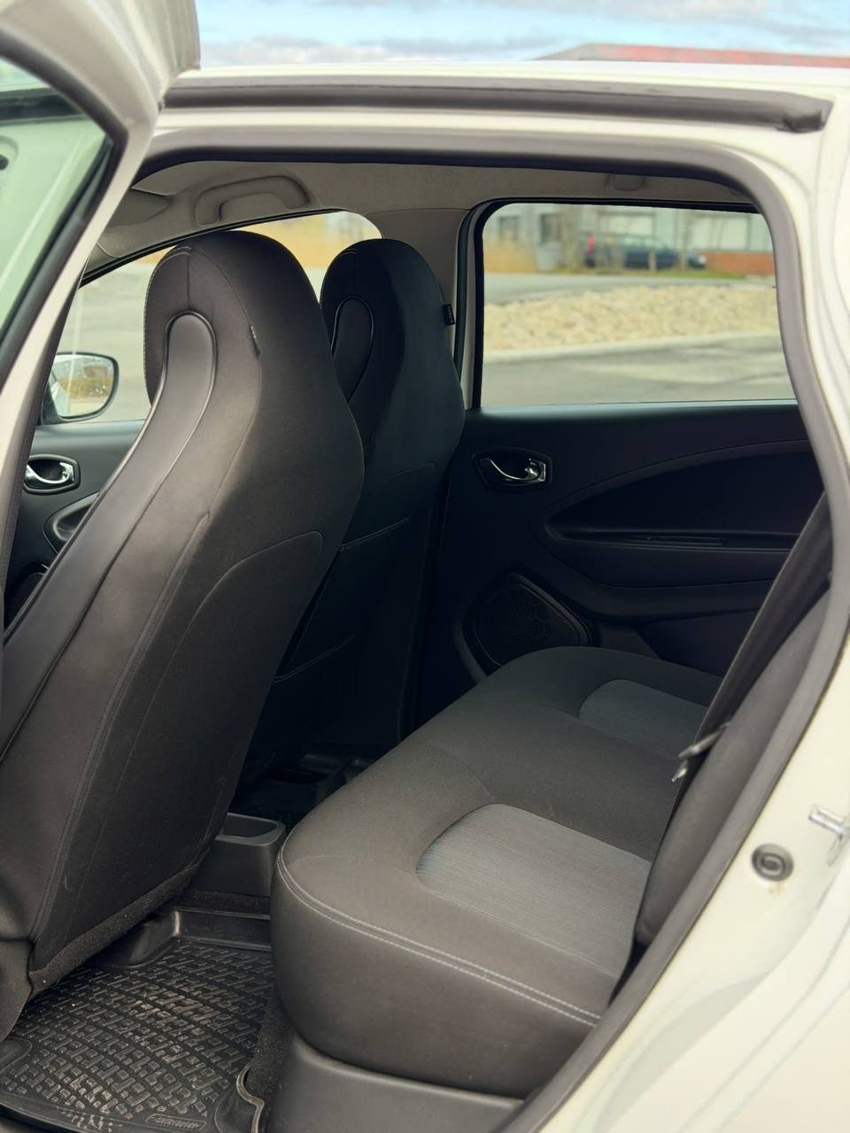Фото - Renault ZOE #10