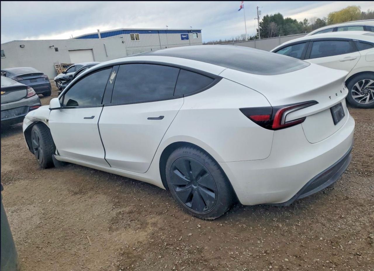 Фото - Tesla Model 3 #2