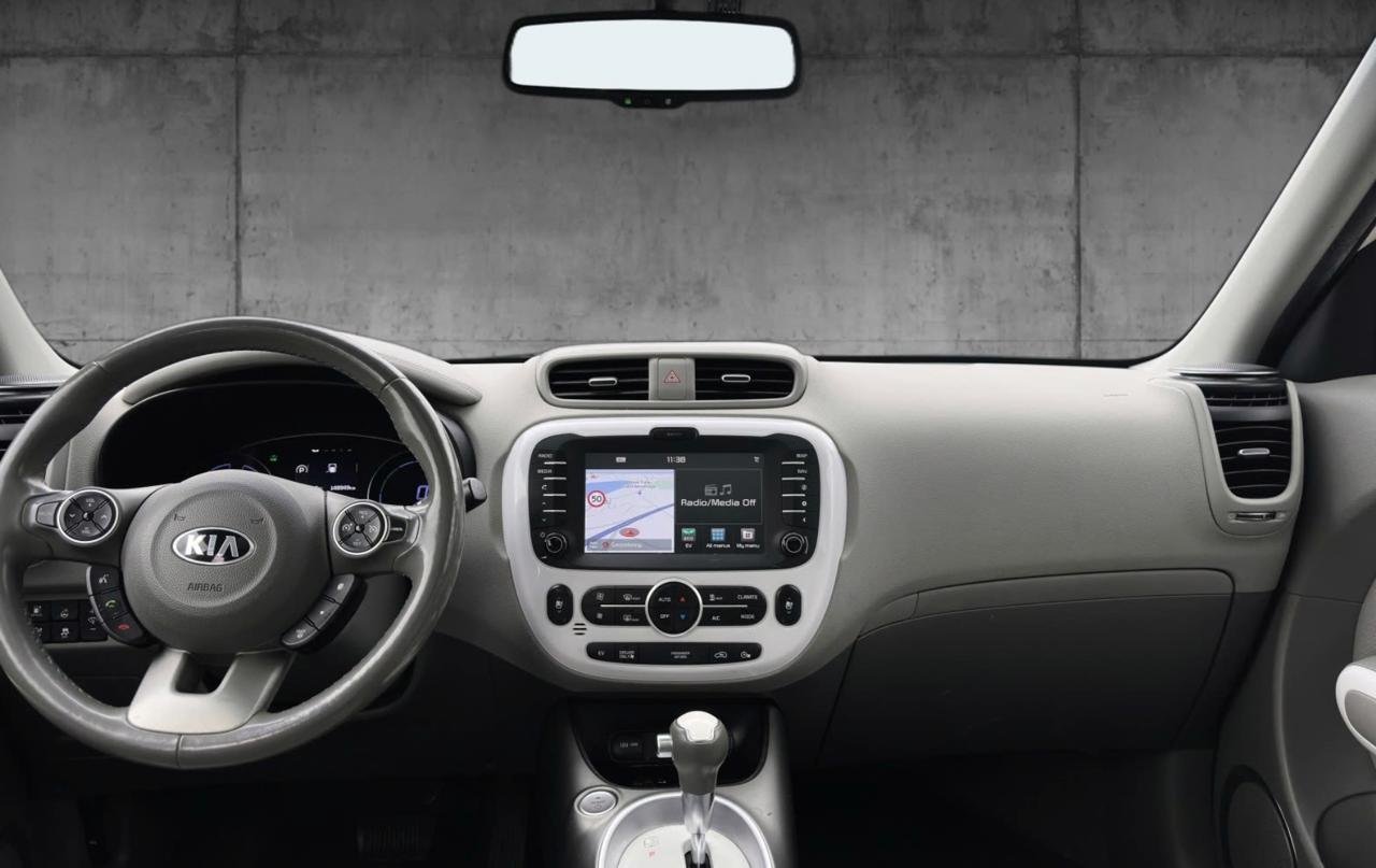 Фото - Kia Soul EV #10