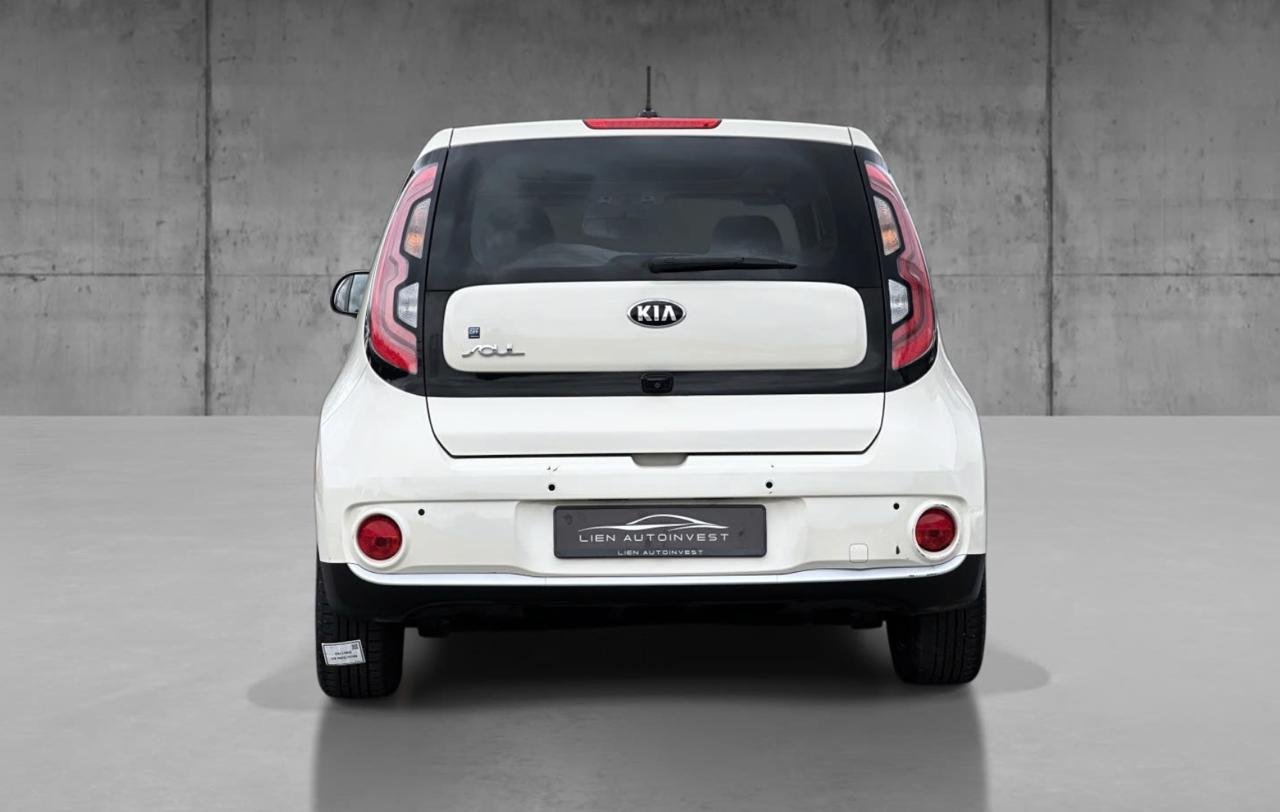 Фото - Kia Soul EV #5