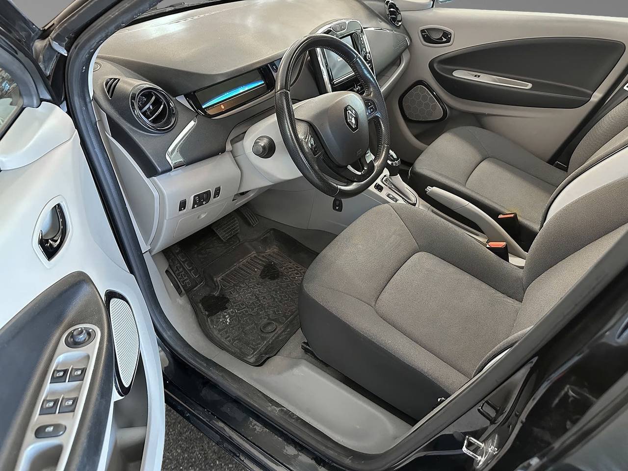 Фото - Renault ZOE #6