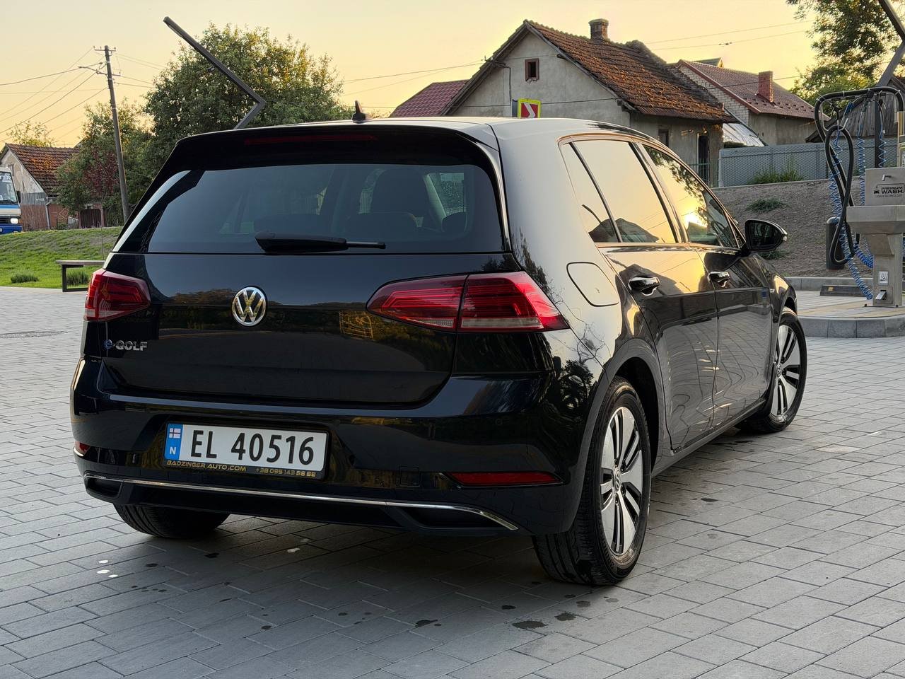 Фото - Volkswagen E-Golf #2