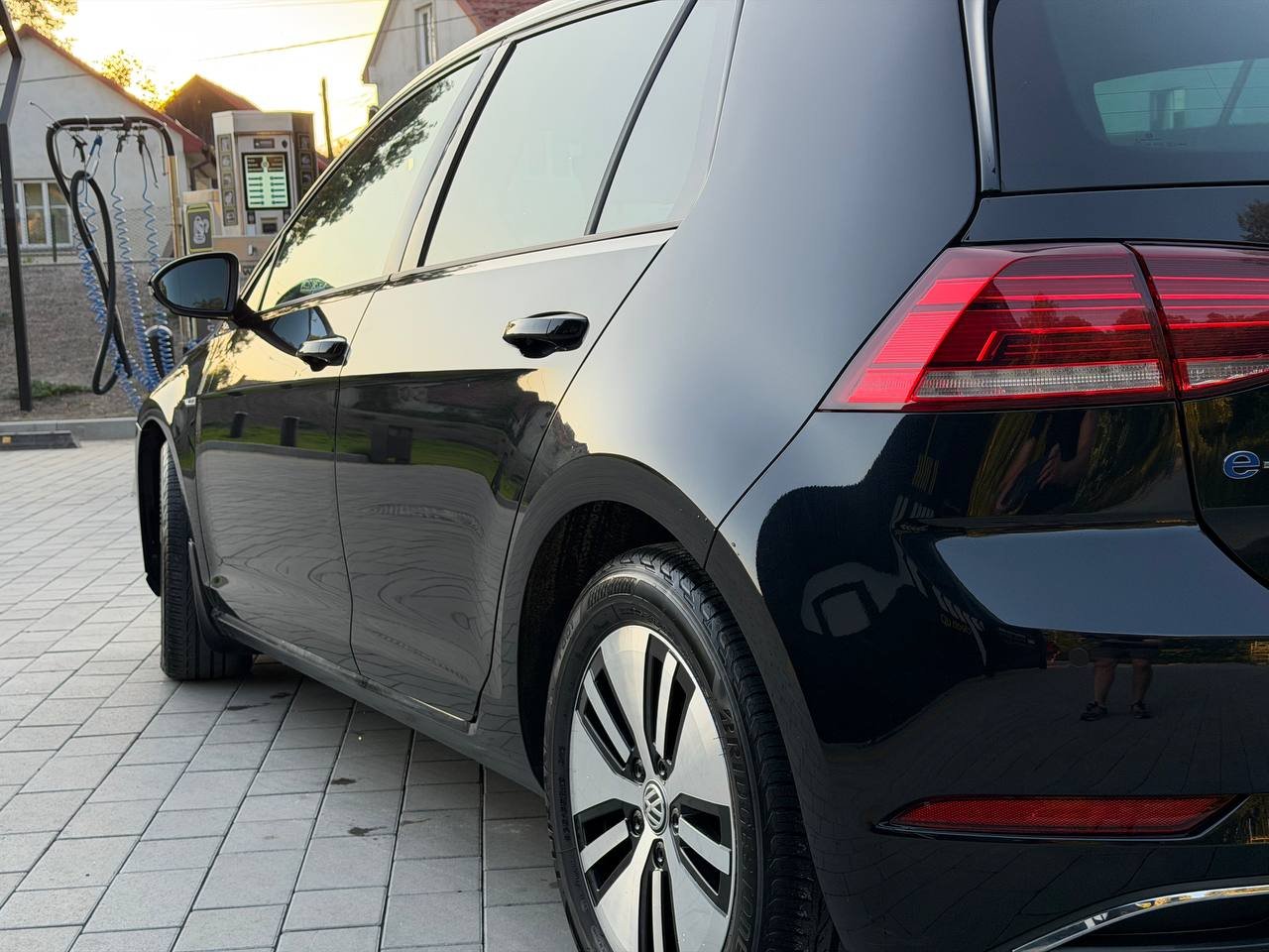 Фото - Volkswagen E-Golf #5