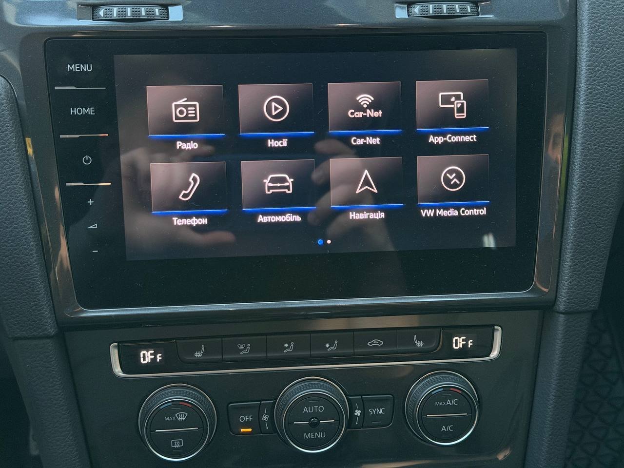 Фото - Volkswagen E-Golf #7