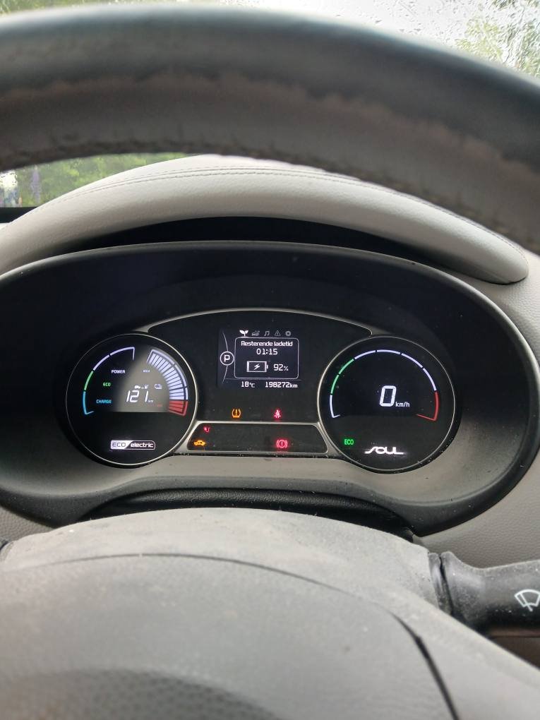 Фото - Kia Soul EV #4