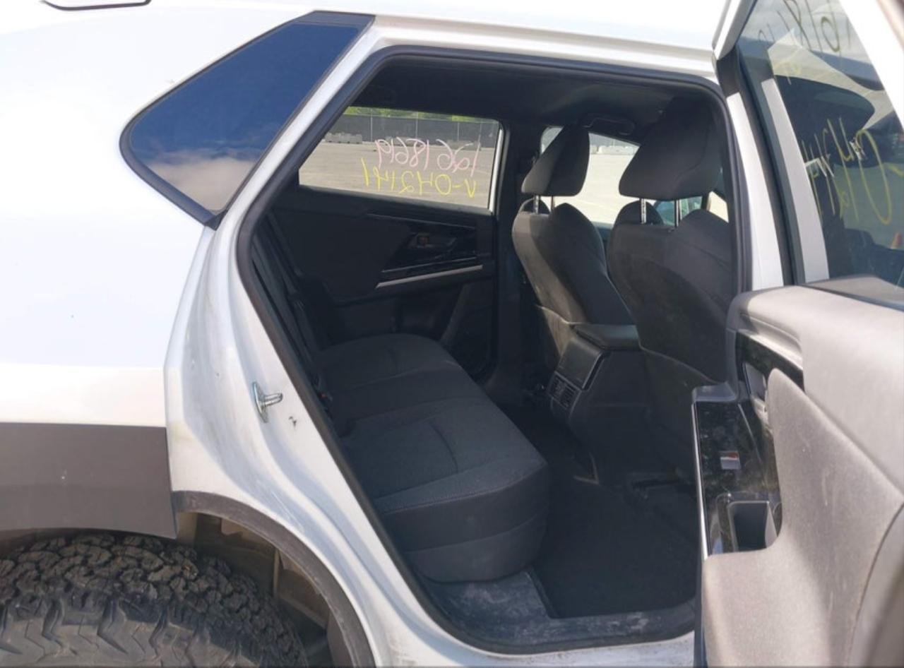 Фото - Toyota bZ4X #6