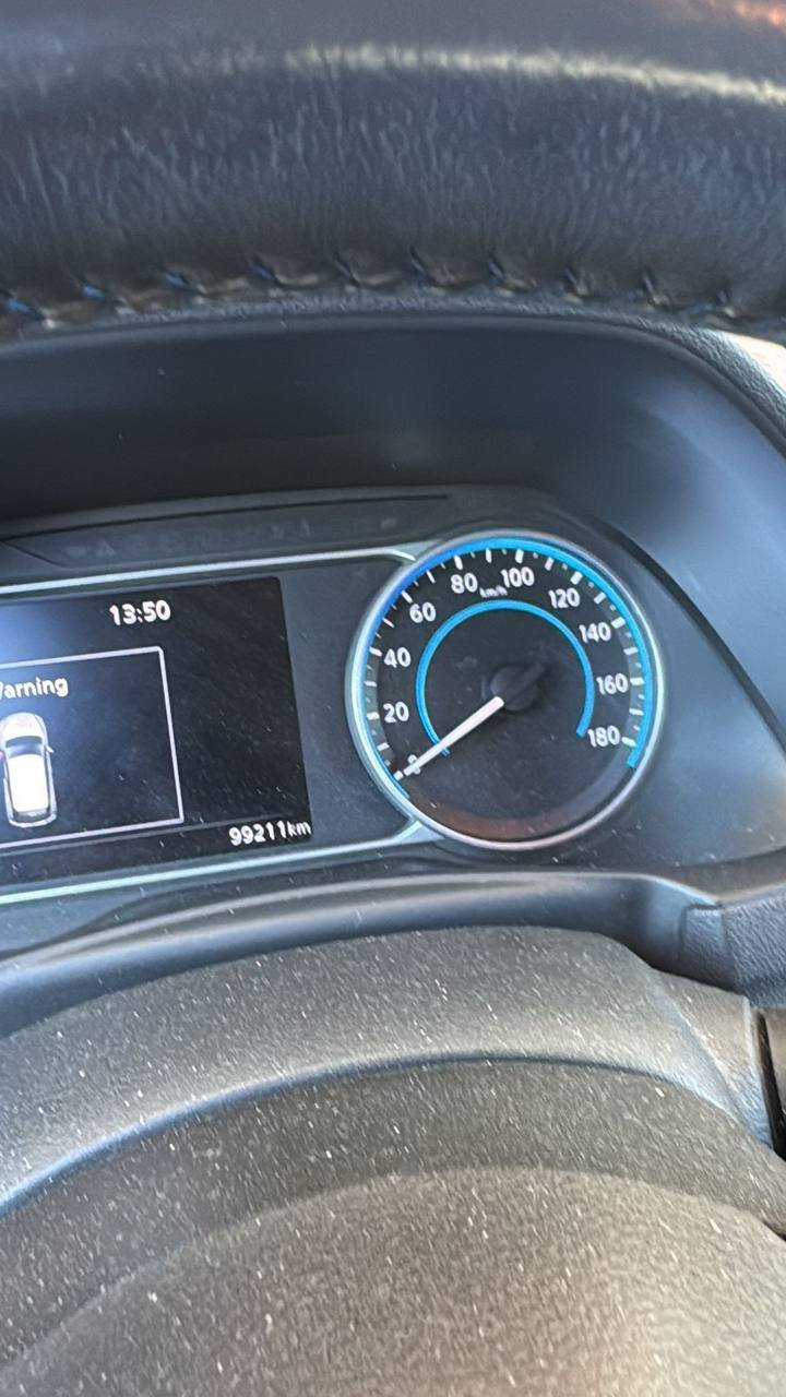 Фото - Nissan Leaf #9