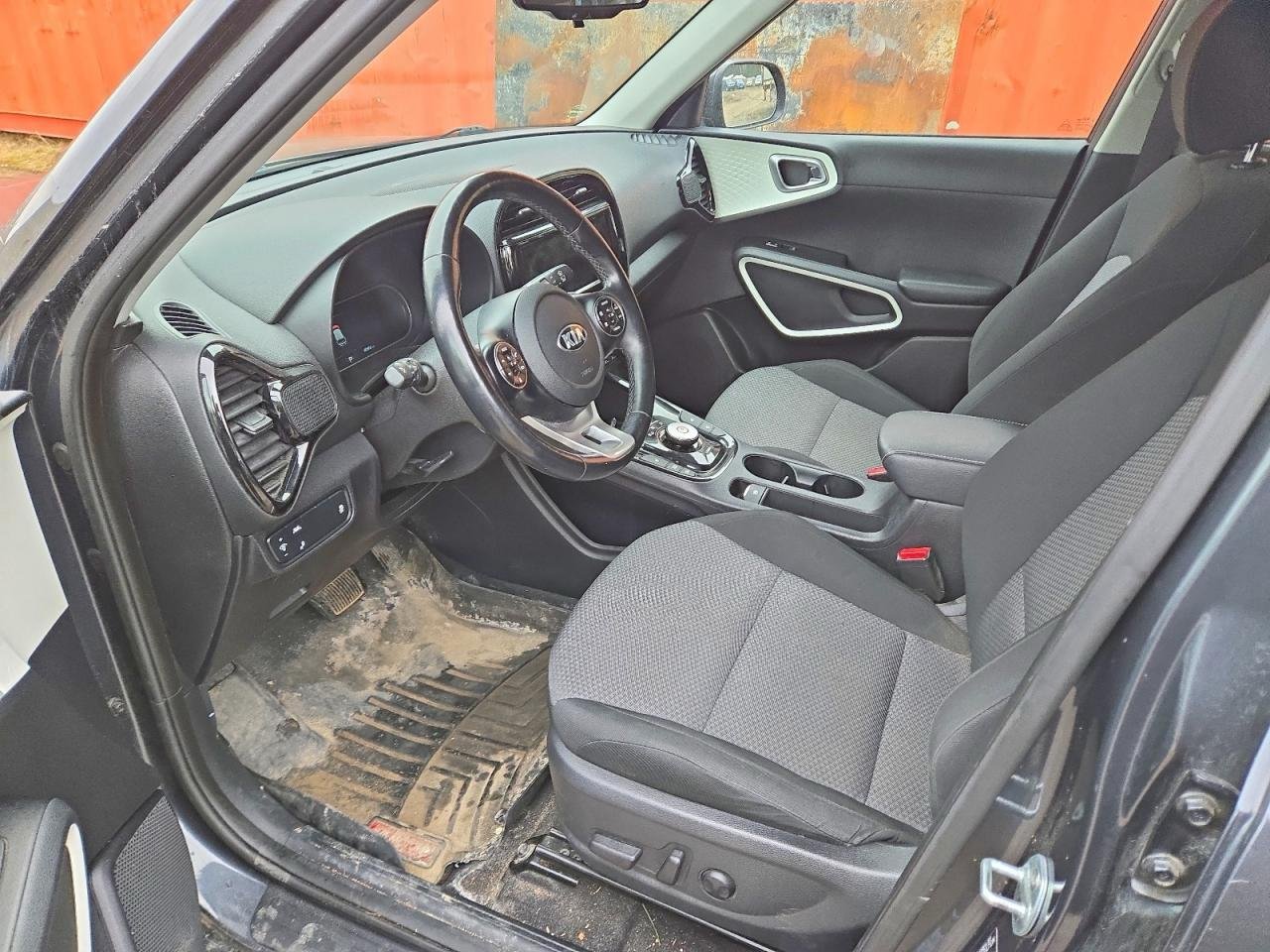 Фото - Kia Soul EV #7