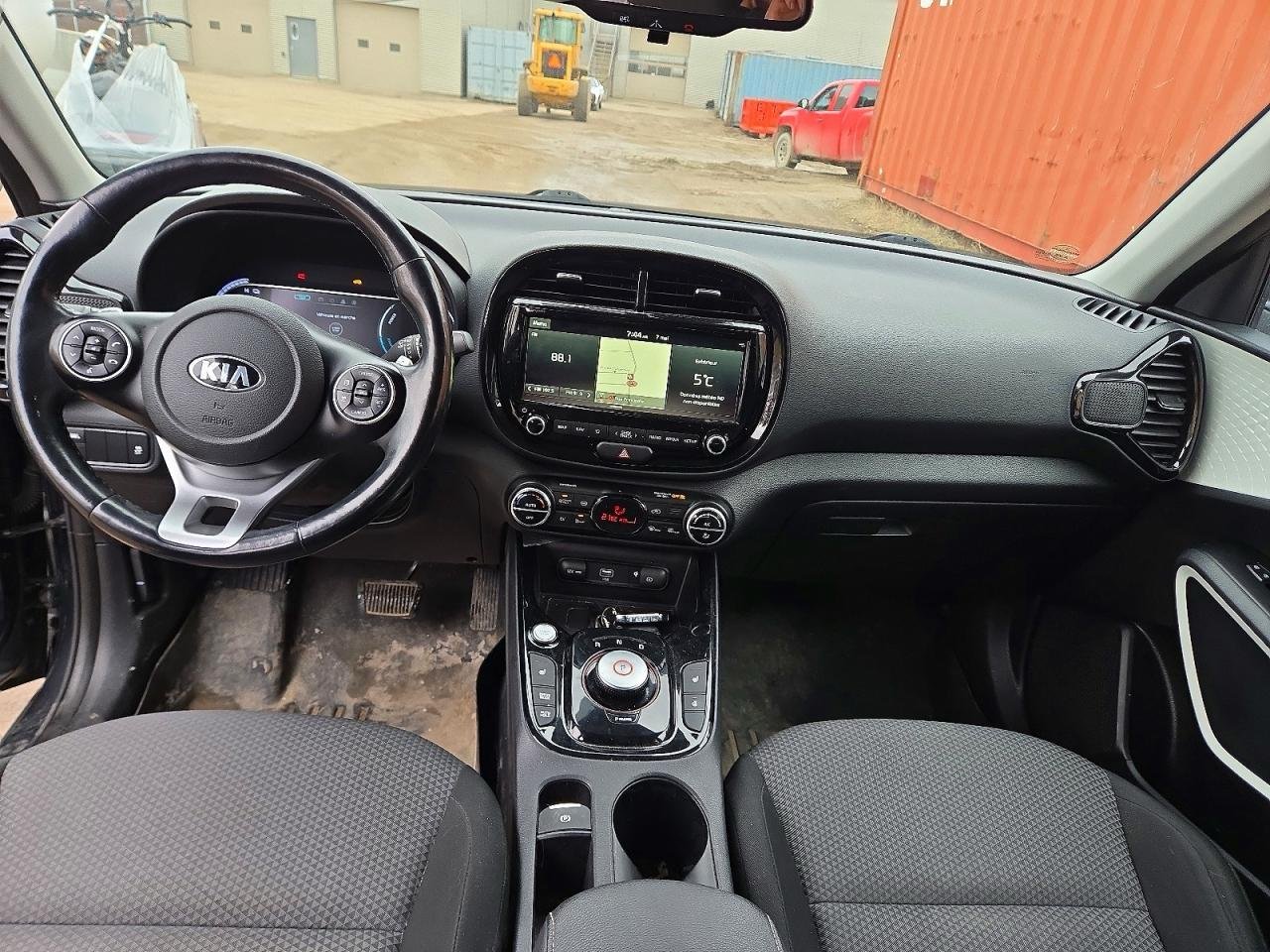 Фото - Kia Soul EV #8