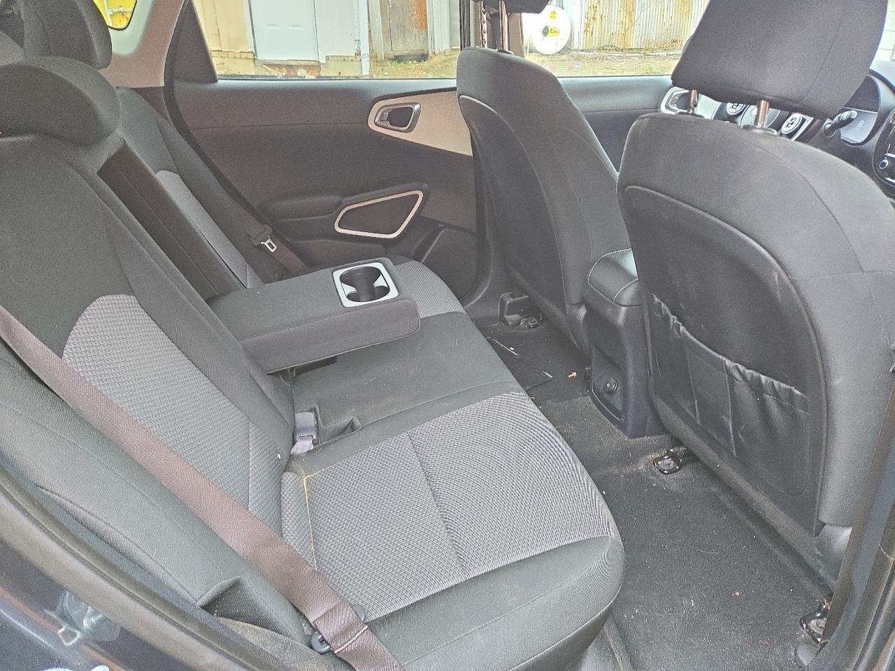 Фото - Kia Soul EV #9