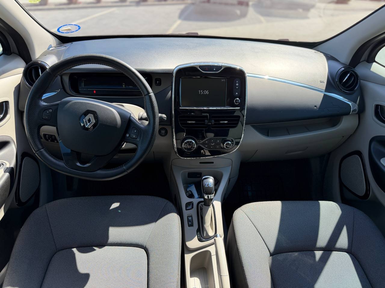 Фото - Renault ZOE #8