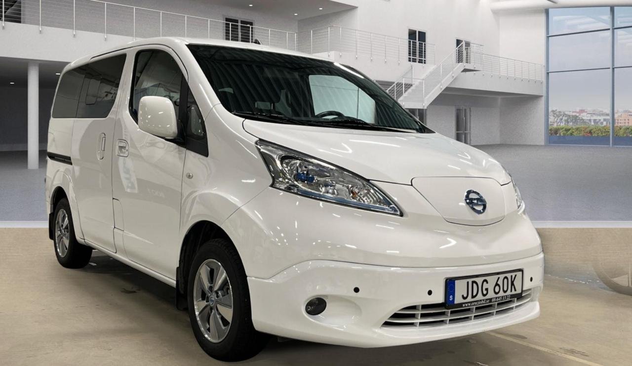 Фото - Nissan NV200 #2