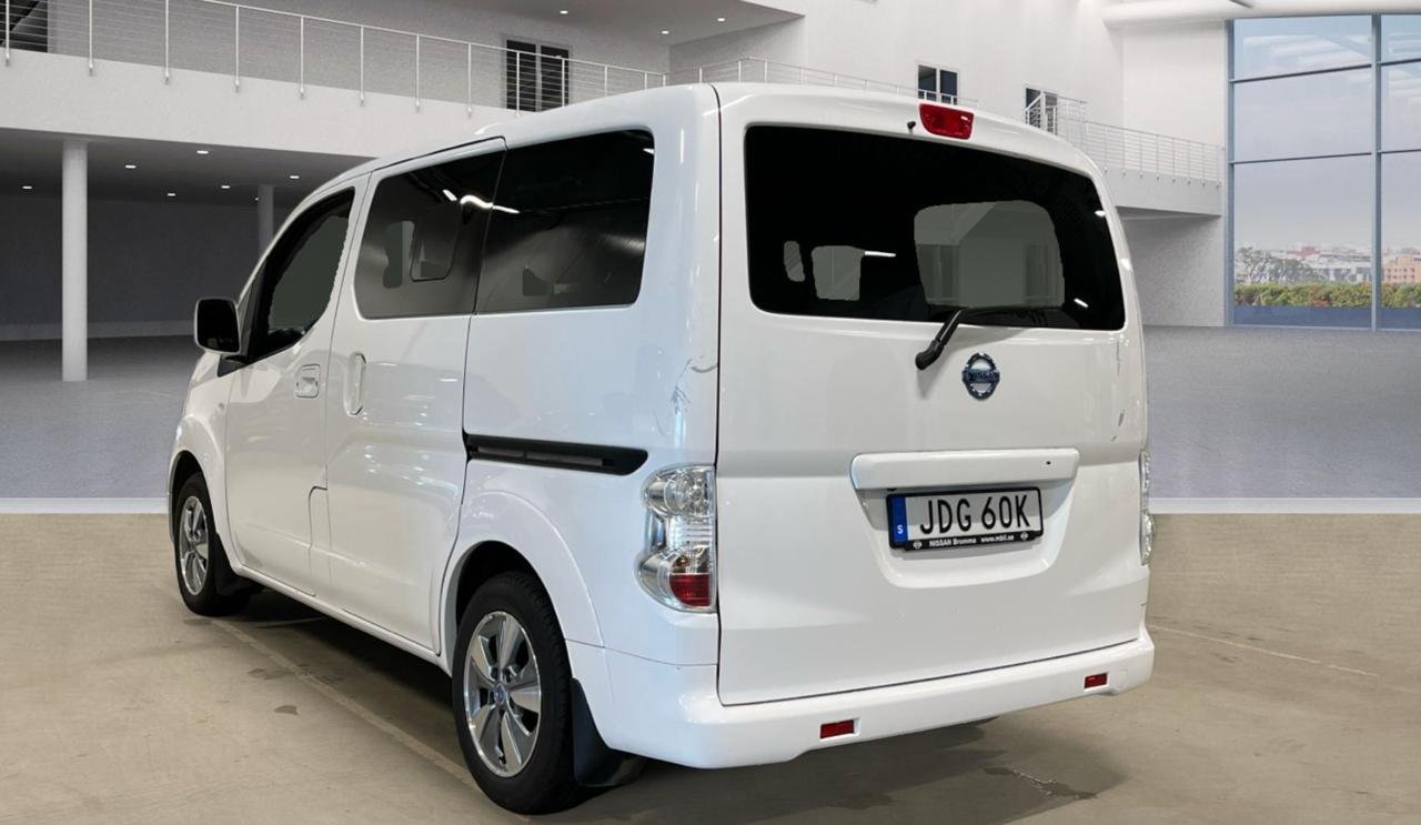 Фото - Nissan NV200 #4
